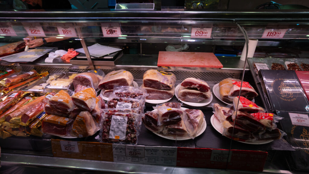The counter at Museo del Jamón